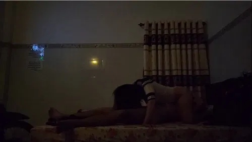 Đặt camera quay lén em sinh viên